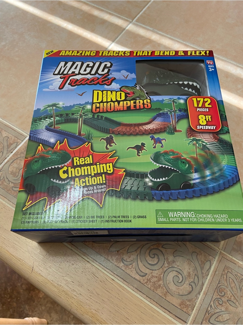 MAGIC TRACK DINO CHOMPERS PLAYSET